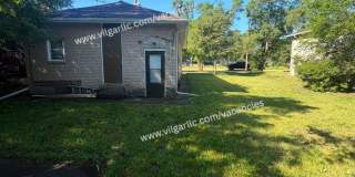 Newly Renovated 3 Bedroom • 1 Bathroom Home Gallery 4