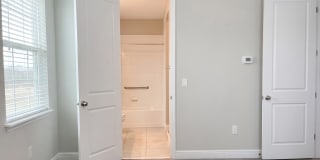Move-In Ready Windermere Carriage House – Private Living in a Prime Location Gallery 9