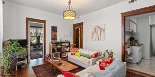 4002 North Southport Avenue Gallery 2
