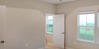 End-unit Townhouse with mountain views Gallery 18