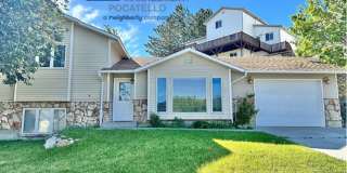 Beautiful 3 Bedroom 2 Bathroom Home - 1 Car Garage - Dog friendly Beautiful 3 Bedroom 2 Bathroom Home - 1 Car Garage - Dog friendly Gallery 1
