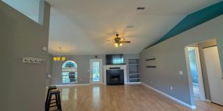 Open Concept 3/2 in Millhopper Station! Gallery 3