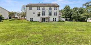 26368 STRATHAVEN Court Gallery 25