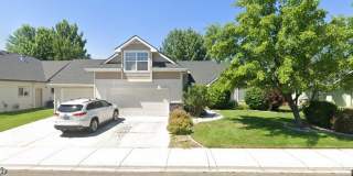 Beautiful 4 Bedroom Home in Eagle! Gallery 1