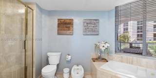 18671 Collins Ave Gallery 38