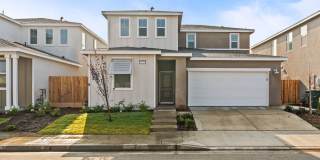 Brand New Spacious Four Bedroom Home with Solar in Clovis Unified School District! Gallery 1