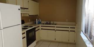 Super Clean Annual 2 bed 1 bath 1 garage home in Kingsway Elementary District Gallery 6