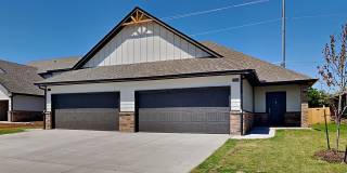 *SPECIAL*Luxury 3 Bedroom 2 Bathroom Duplex with 2 Car Garage in Piedmont Schools (Larger Primary Bedroom) (Neighborhood Park and Basketball Court) Gallery 1