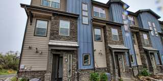Newer 2 bed 2.5 bath Castle Rock townhome. Gallery 1