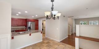 SD: Bright 2BD/2.5BA Townhome in Point Loma with Fireplace, Private Balcony & Tandem Garage Gallery 1