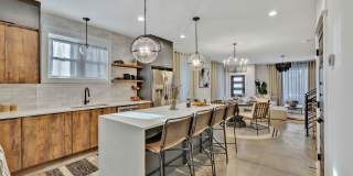 Gorgeous FULLY FURNISHED Home Just Off Charlotte Ave. Gallery 17