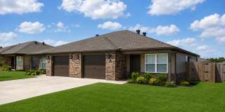 Woodward Park For Lease | 2 • 3 • 4 Bed • 2 Bath • Attached Garage Gallery 1