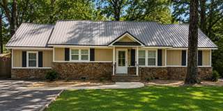 Spacious 3BR Home on Nearly an Acre in Opelika Gallery 1