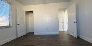 1739 Moffett Street Gallery 10