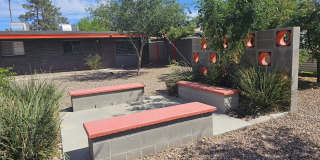 824 East Rose Lane - 4 Gallery 24