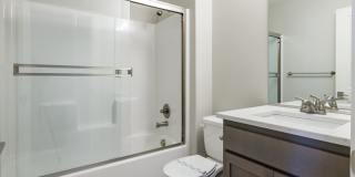 Pre- Leasing Large 3 Bedroom Home- With Garage Gallery 11