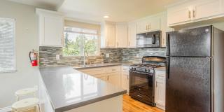 1201 W 36th Place - Co-Living Gallery 3