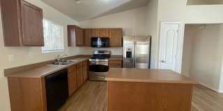 4 bed 2 bath home in Huning Ranch. Gallery 9