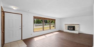 Spacious 3BR + Bonus Tri-Level in Spokane Valley - Fireplace, Corner Lot & Garage Gallery 4