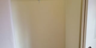 Great Location! 2 Bed 2 Bath Townhouse Style Condo! Open Concept! Laminate Floors Throughout Main! Gallery 14