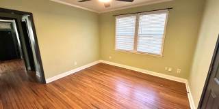 2 Bedrooms, 1 Bathroom - House in Celanease! Gallery 1