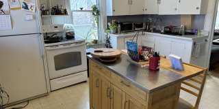 413 S Ingersoll St Gallery 6