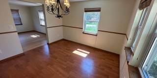 Charming 2BD/1BA Townhome in Burlington’s New North End Gallery 12