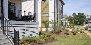 Beautiful, Custom-Built Lochlyn Hill Home Gallery 3