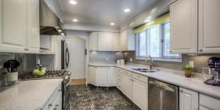 Charming 2 Bedroom In Benson!! Gallery 5