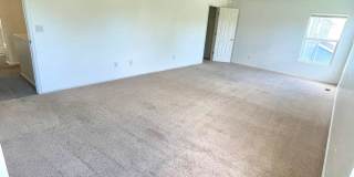 3 Bedroom 2.5 Bath Townhouse w/ 2-Car Garage! Gallery 19