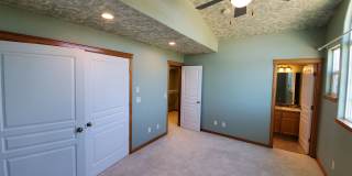 Pet Friendly 3 Bed / 2.5 Bath Home Near I-5 Gallery 7