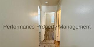 Stunning 5 Bed/2 Bath NW Bakersfield Home Gallery 10