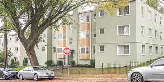 Amazing 2 bedroom/ 1 Bathroom unit with plenty natural light Gallery 1