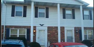 Great Location 2 Bedroom Townhome 1.5 Bath Gallery 1