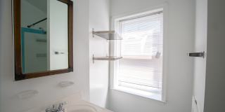 Two Bed Graduate Hospital Home Gallery 16