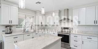 Beautiful Large Furnished Home w/A Pool Gallery 8