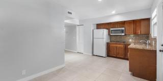 801 Dobbins Street Gallery 14