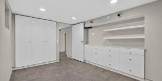 7122 Nashville Avenue Gallery 33