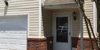 2BD end-unit Holden Village Townhome with garage Gallery 1