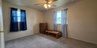 Cute 4 bedroom home in Shawnee Gallery 34