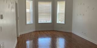 Spacious south side 3-bedroom beauty Gallery 2