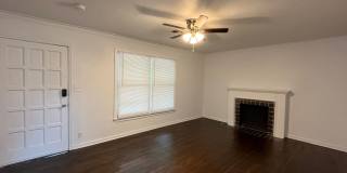 Adorable 2 bedroom 1 bathroom home with a garage! Gallery 4