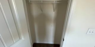 Room in 4 Bedroom Home at Warm Springs Ln Gallery 33