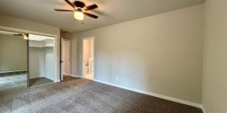 Stylish 3-Bedroom Remodel with Two Fireplaces and Mountain Views Gallery 32