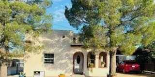 116 NE Davis Street Gallery 1