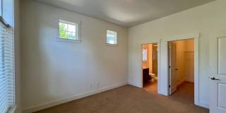 Spacious Home on Golf Course  - All Bedrooms En Suite Gallery 23
