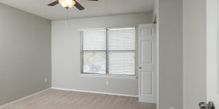 District at Hamilton Place Apartments Gallery 11