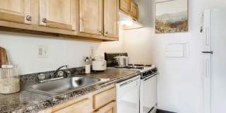 Twin Towers Apartments Gallery 8