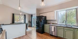 Stunning 4 BDR Fully Furnished Home in Broomfield Gallery 11