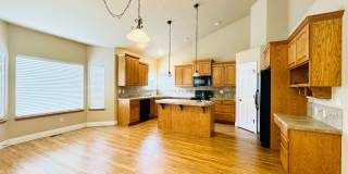 Stunning Executive 4 Bedroom 2 Bath Home in Northwest Loveland - 3-Car Garage! Gallery 9